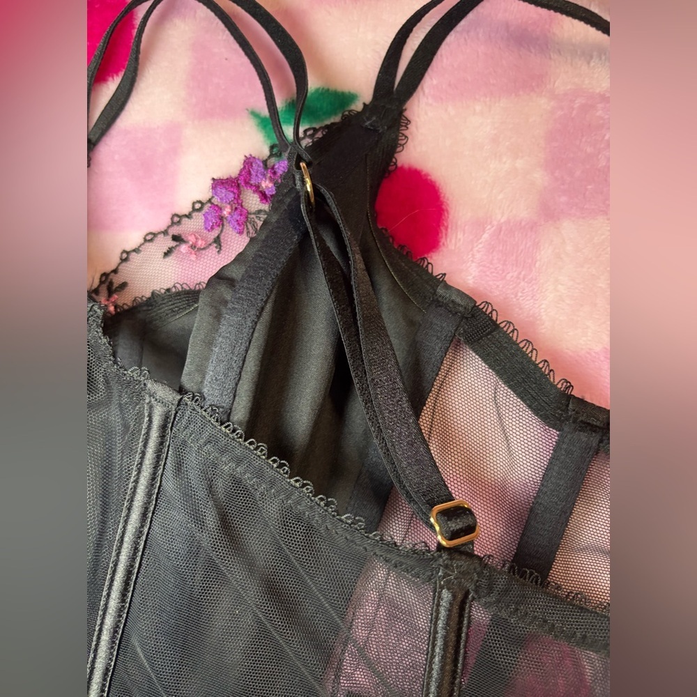 VICTORIA'S SECRET Very Sexy Floral Embroidery Corset Top - Picture 8 of 10